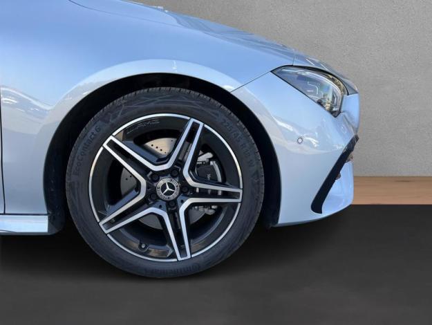 MERCEDES-BENZ CLA Shooting Brake CLA 200 d Shooting Brake AMG Night (9/18)