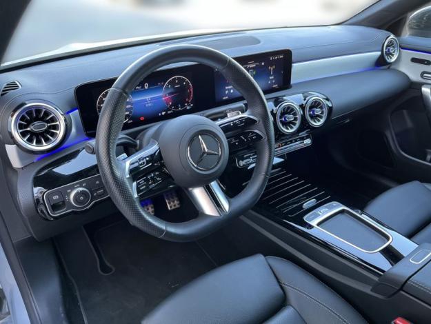 MERCEDES-BENZ CLA Shooting Brake CLA 200 d Shooting Brake AMG Night (10/18)