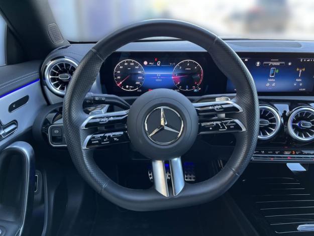 MERCEDES-BENZ CLA Shooting Brake CLA 200 d Shooting Brake AMG Night (11/18)