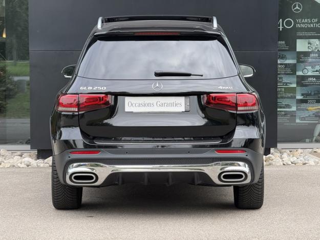 MERCEDES-BENZ GLB 250 4MATIC AMG Line  