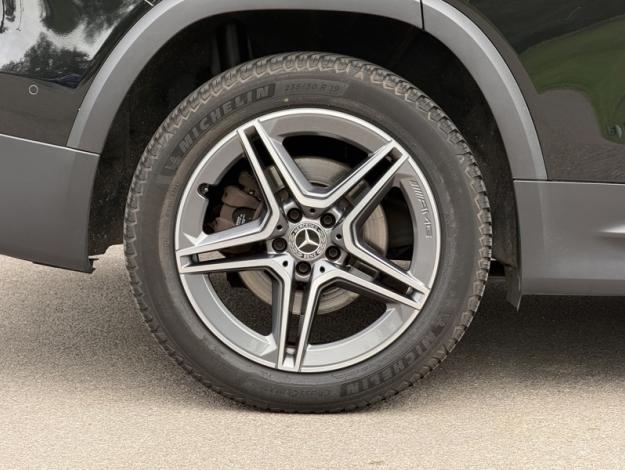 MERCEDES-BENZ GLB 250 4MATIC AMG Line  