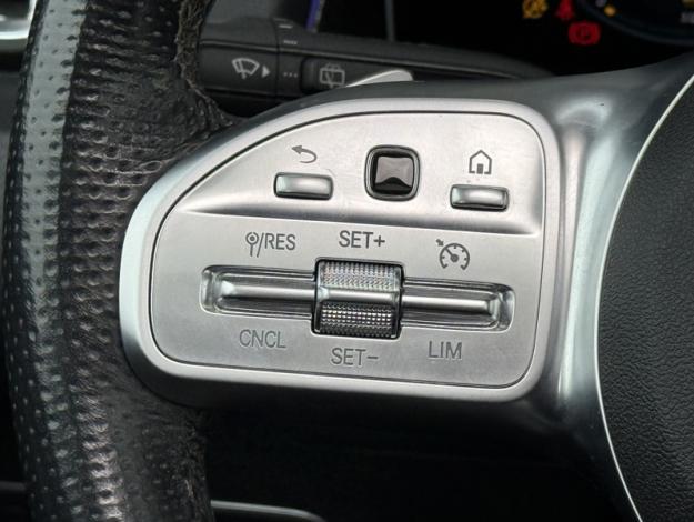 MERCEDES-BENZ GLB 250 4MATIC AMG Line  