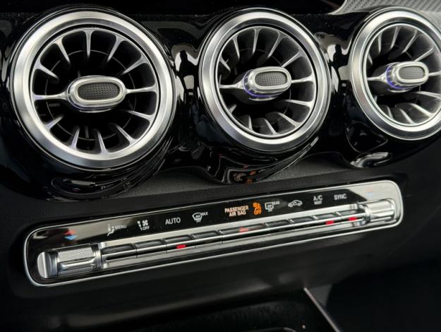 MERCEDES-BENZ GLB 250 4MATIC AMG Line  