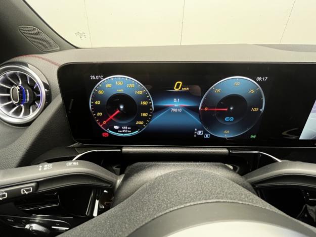 MERCEDES-BENZ EQA 250+ AMG Line  