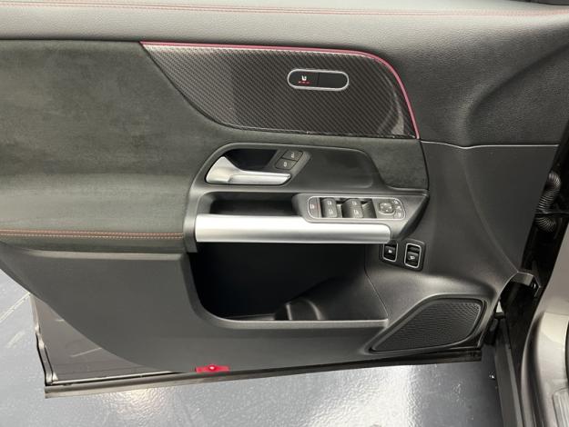 MERCEDES-BENZ GLA 250 e AMG Line  