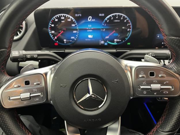 MERCEDES-BENZ GLA 250 e AMG Line  