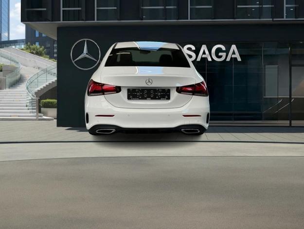 MERCEDES-BENZ A 200 d Berline AMG Toit Pano  