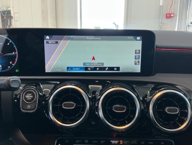 MERCEDES-BENZ A 200 d Berline AMG Toit Pano  