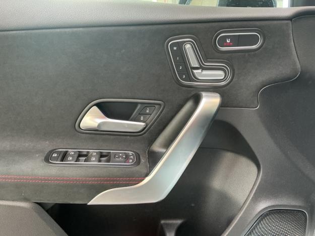 MERCEDES-BENZ A A 180 d
