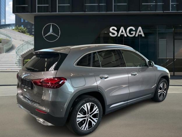 MERCEDES-BENZ GLA 250 e Luxury Line Toit Pano  