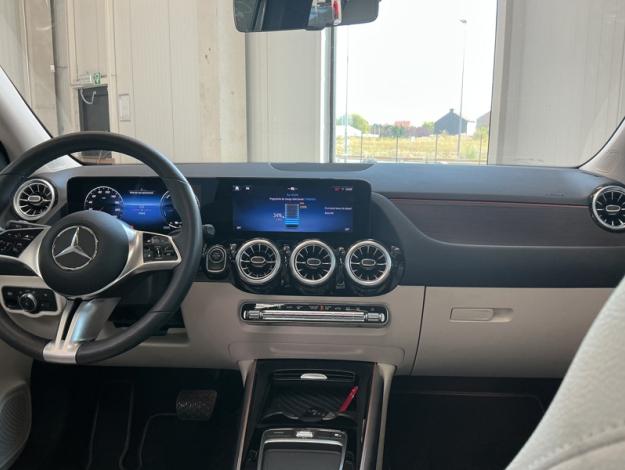 MERCEDES-BENZ GLA 250 e Luxury Line Toit Pano  