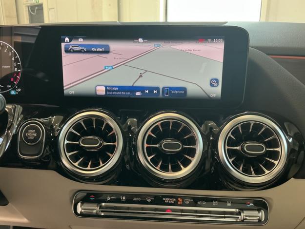 MERCEDES-BENZ GLA 250 e Luxury Line Toit Pano  