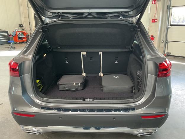 MERCEDES-BENZ GLA 250 e Luxury Line Toit Pano  