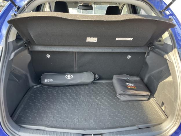 TOYOTA Yaris 116h Design  