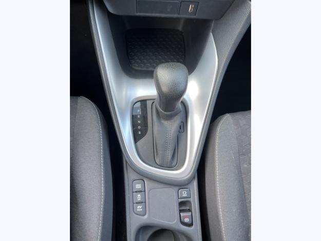 TOYOTA Yaris 116h Design  