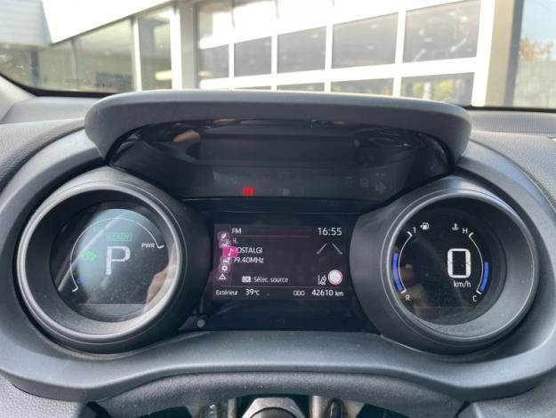 TOYOTA Yaris 116h Design  