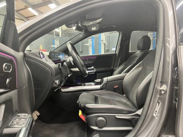 MERCEDES-BENZ GLA-Klasse GLA 220 d 4MATIC Off-Roader