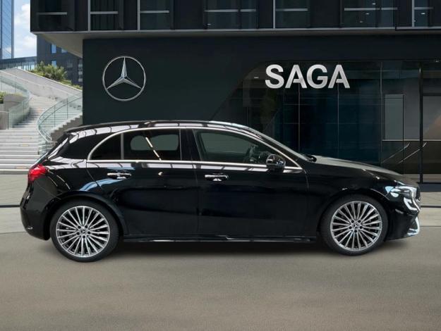 MERCEDES-BENZ A 180 AMG Line Toit Pano  