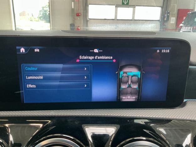 MERCEDES-BENZ A 180 AMG Line Toit Pano  