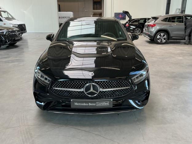 MERCEDES-BENZ A 180 AMG Line Toit Pano  