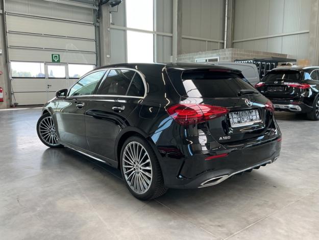 MERCEDES-BENZ A 180 AMG Line Toit Pano  