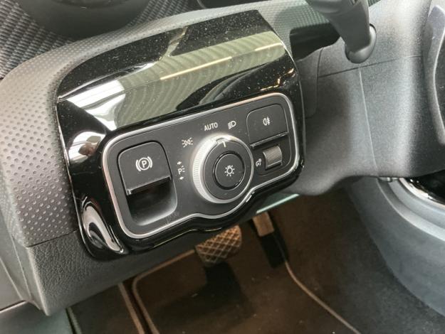 MERCEDES-BENZ A 180 d Luxury Line Facelift  