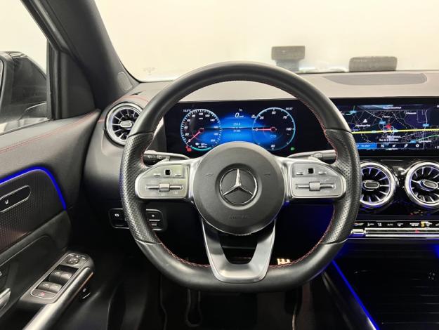 MERCEDES-BENZ EQA 300 4MATIC AMG Pack Night Pano  