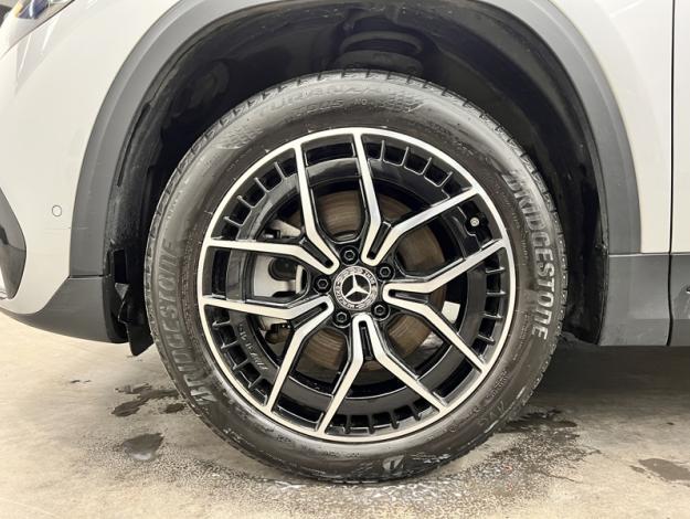 MERCEDES-BENZ EQA 300 4MATIC AMG Pack Night Pano  