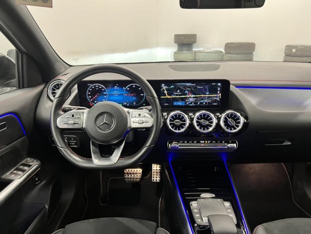 MERCEDES-BENZ EQA 300 4MATIC AMG Pack Night Pano  