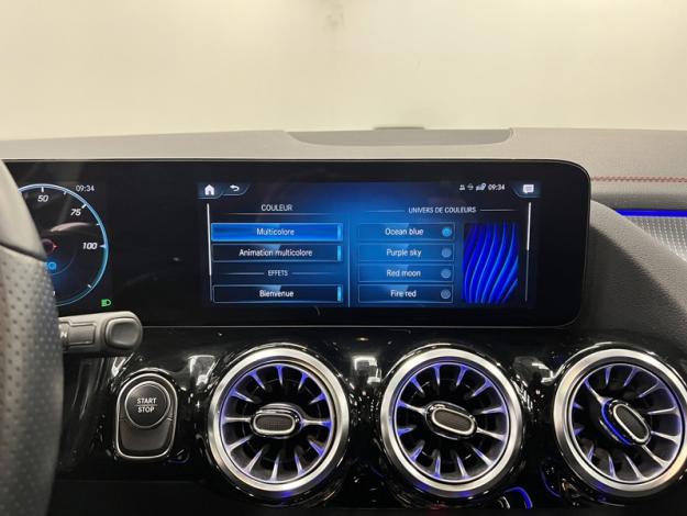 MERCEDES-BENZ EQA 300 4MATIC AMG Pack Night Pano  