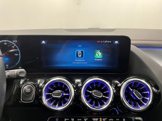 MERCEDES-BENZ EQA 300 4MATIC AMG Pack Night Pano  
