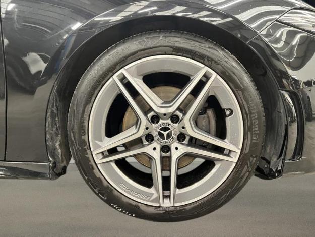 MERCEDES-BENZ A 180 d AMG Line  