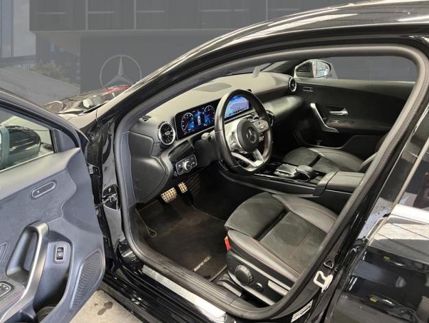 MERCEDES-BENZ A 180 d AMG Line  