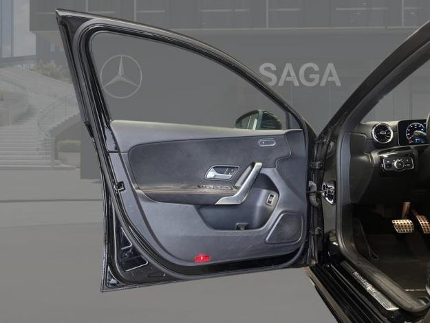 MERCEDES-BENZ A 180 d AMG Line  