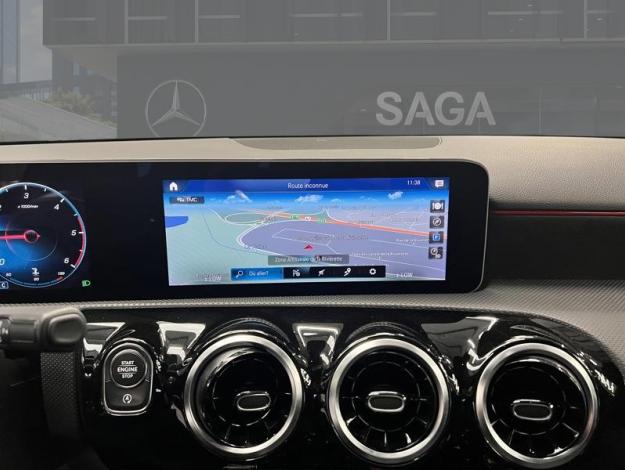 MERCEDES-BENZ A 180 d AMG Line  