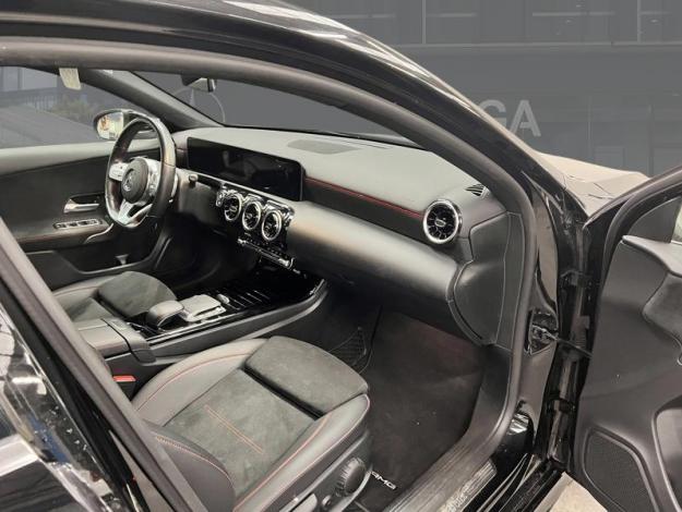 MERCEDES-BENZ A 180 d AMG Line  