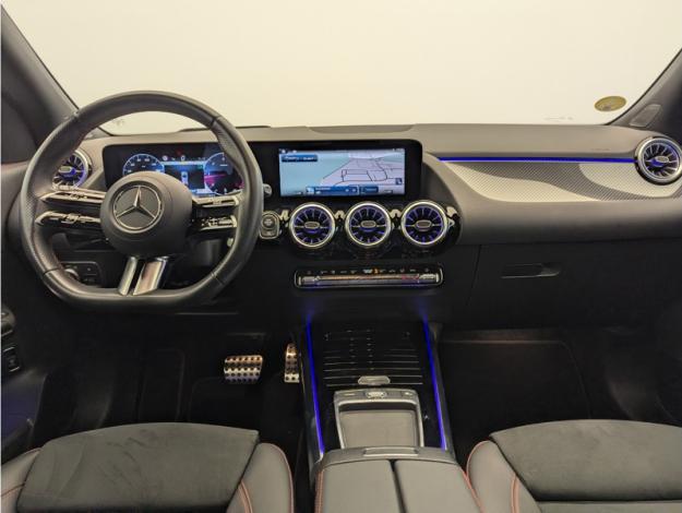 MERCEDES-BENZ GLA 200 d AMG Line  GLA 200 d AMG Line