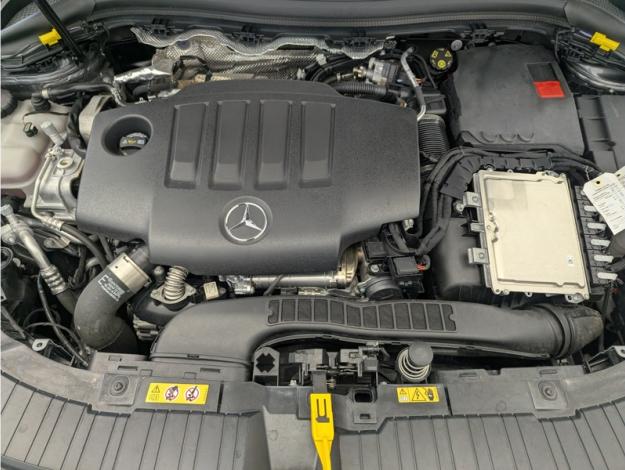 MERCEDES-BENZ GLA 200 d AMG Line  GLA 200 d AMG Line