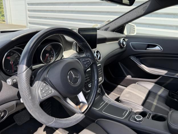 MERCEDES-BENZ GLA 220 d Sensation Urban 