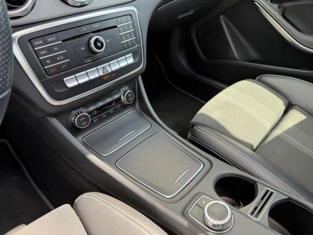 MERCEDES-BENZ GLA 220 d Sensation Urban 