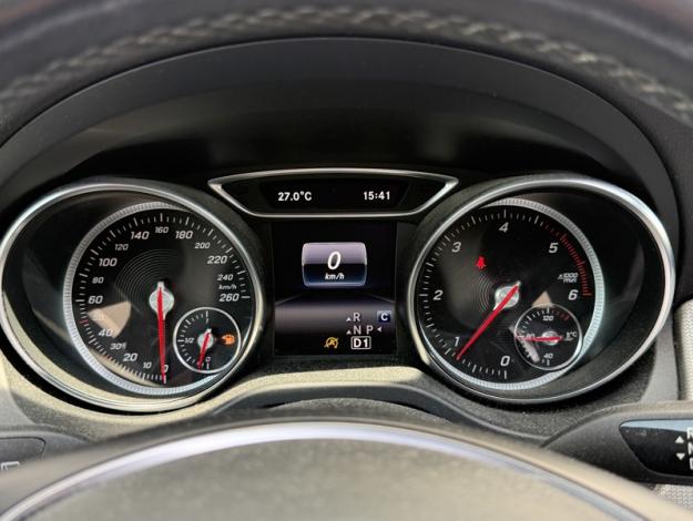 MERCEDES-BENZ GLA 220 d Sensation Urban 