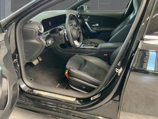 MERCEDES-BENZ A 180 d AMG Line  