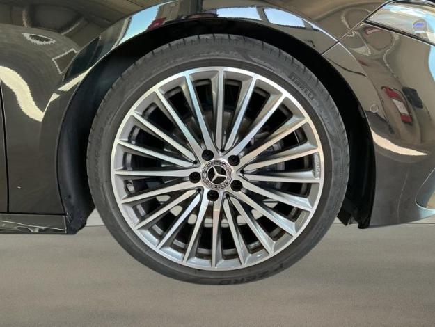 MERCEDES-BENZ A 180 d AMG Line  