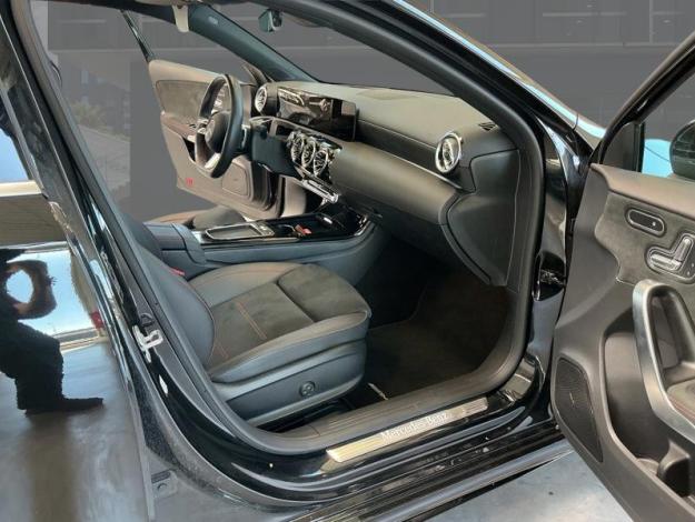 MERCEDES-BENZ A 180 d AMG Line  