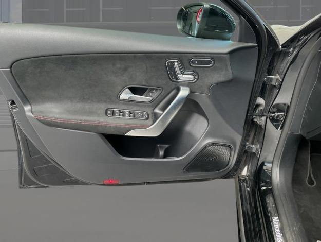 MERCEDES-BENZ A 180 d AMG Line  