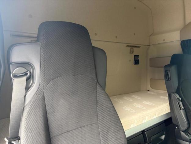 MERCEDES-BENZ Actros 1845 LS 4x2 StreamSpace 2.50M   