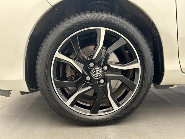 TOYOTA Yaris 1.5 VVT-I 100H Collection  