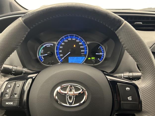 TOYOTA Yaris 1.5 VVT-I 100H Collection  