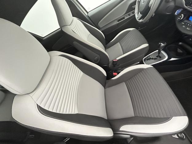 TOYOTA Yaris 1.5 VVT-I 100H Collection  