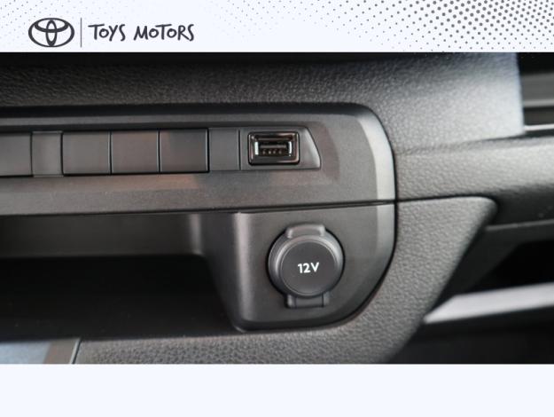 TOYOTA Proace Combi 2.0L 140 D-4D Dynamic Long 9 places  PROACE VERSO 2.0L D 4D 140 COMBI 